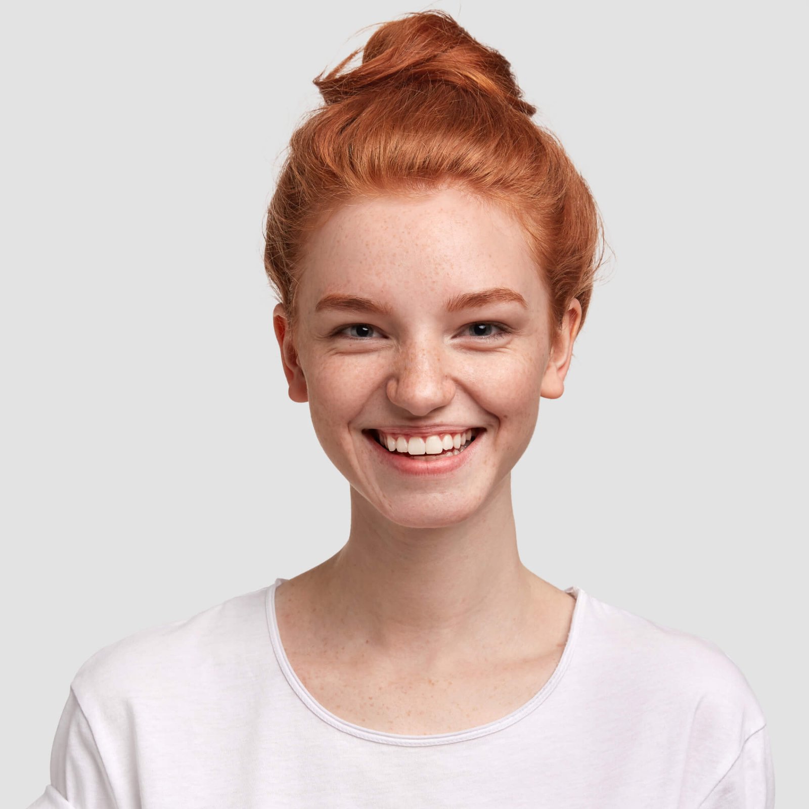 waist-up-portrait-of-delighted-freckled-redhead-wo-2021-08-31-08-36-44-utc-2.jpg